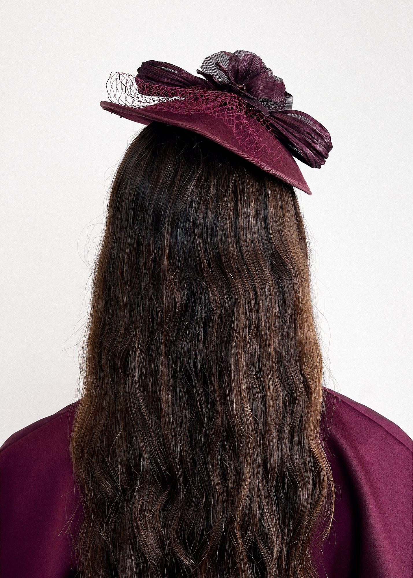 flower-detail-felt-disc-fascinator