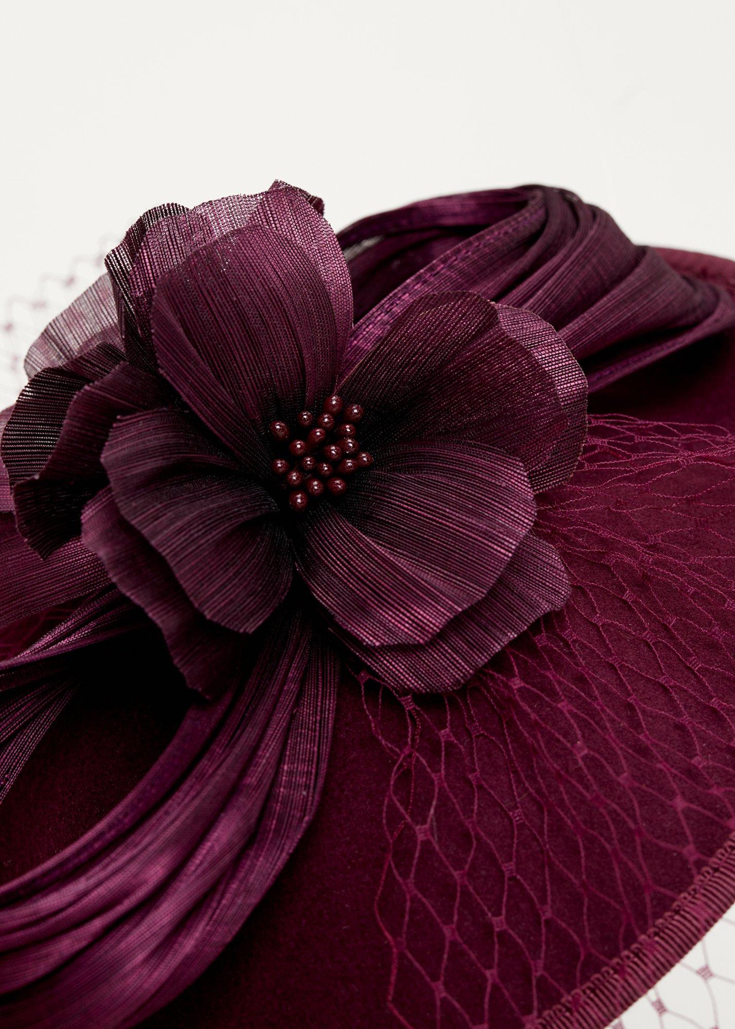 flower-detail-felt-disc-fascinator
