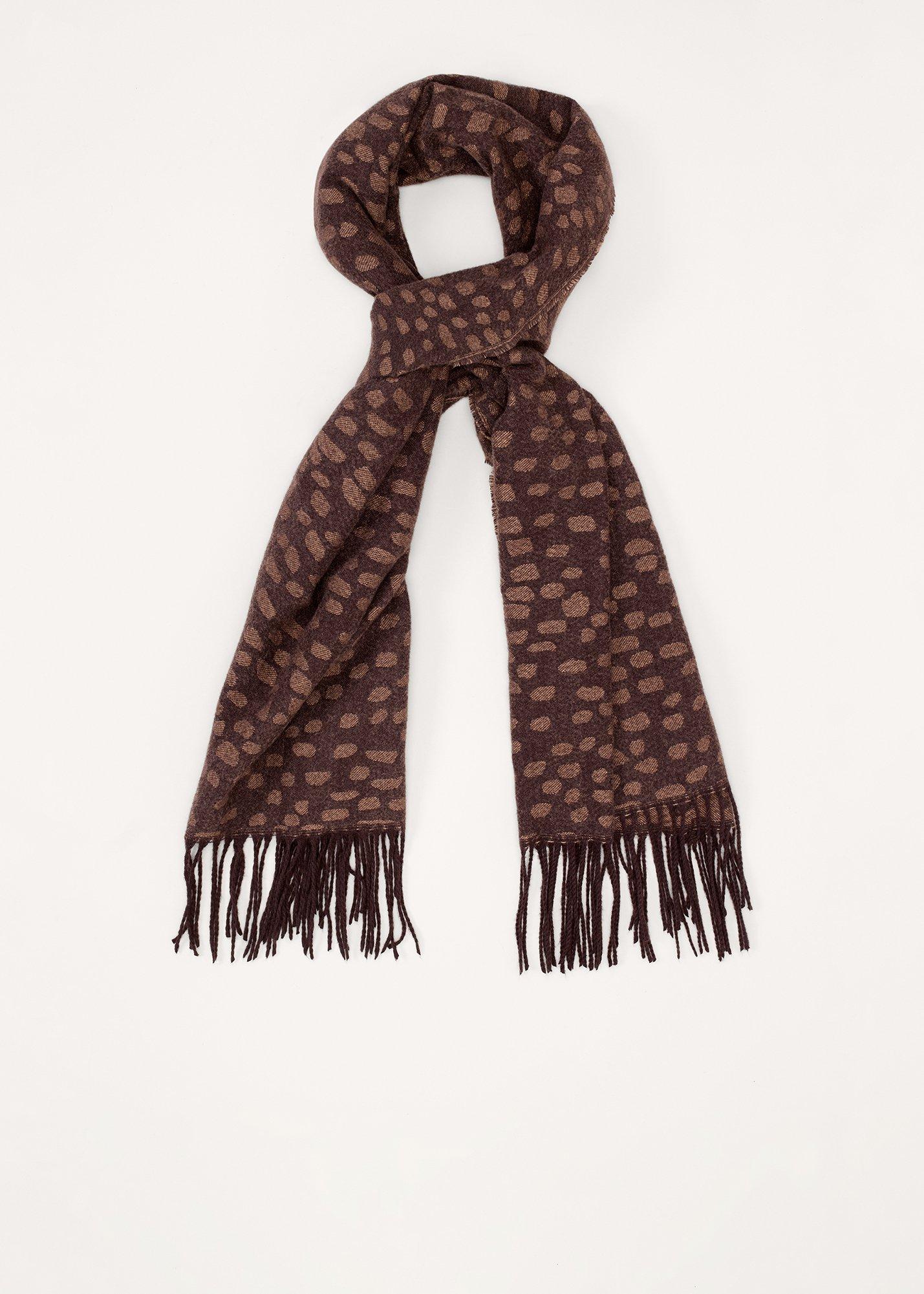 irregular-spot-scarf