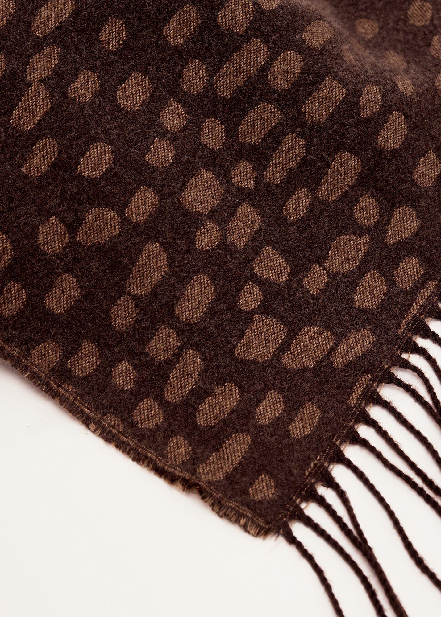 irregular-spot-scarf