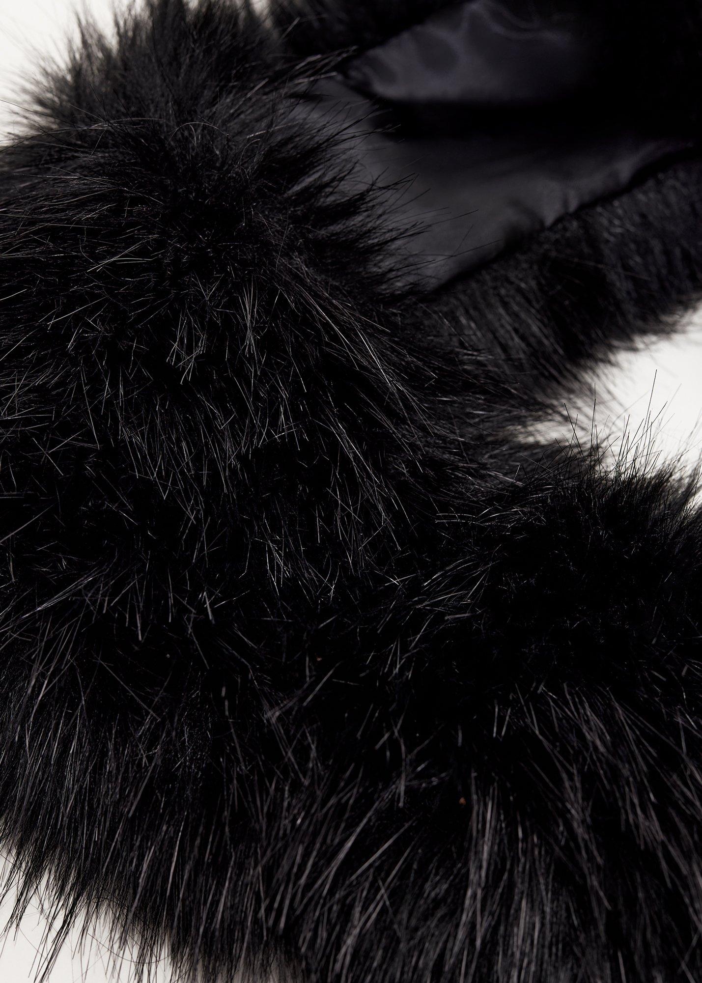 black-faux-fur-collar