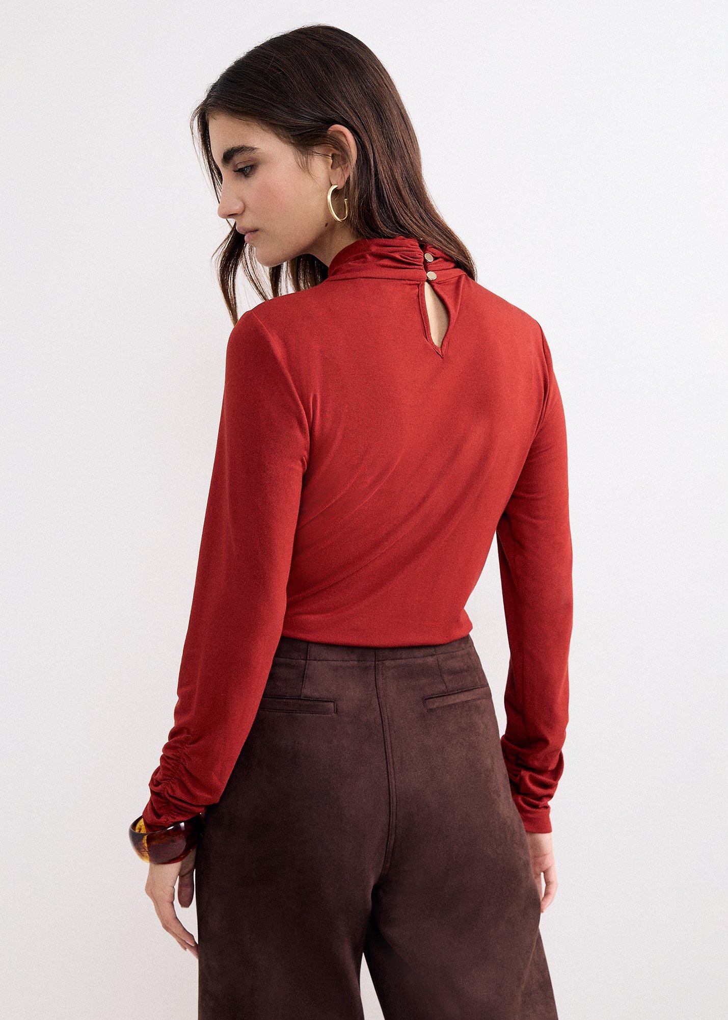 Argy Twist Neck Top