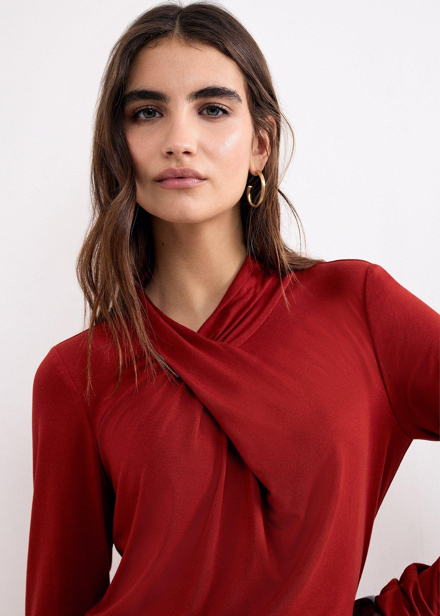 argy-twist-neck-ruched-sleeve-top