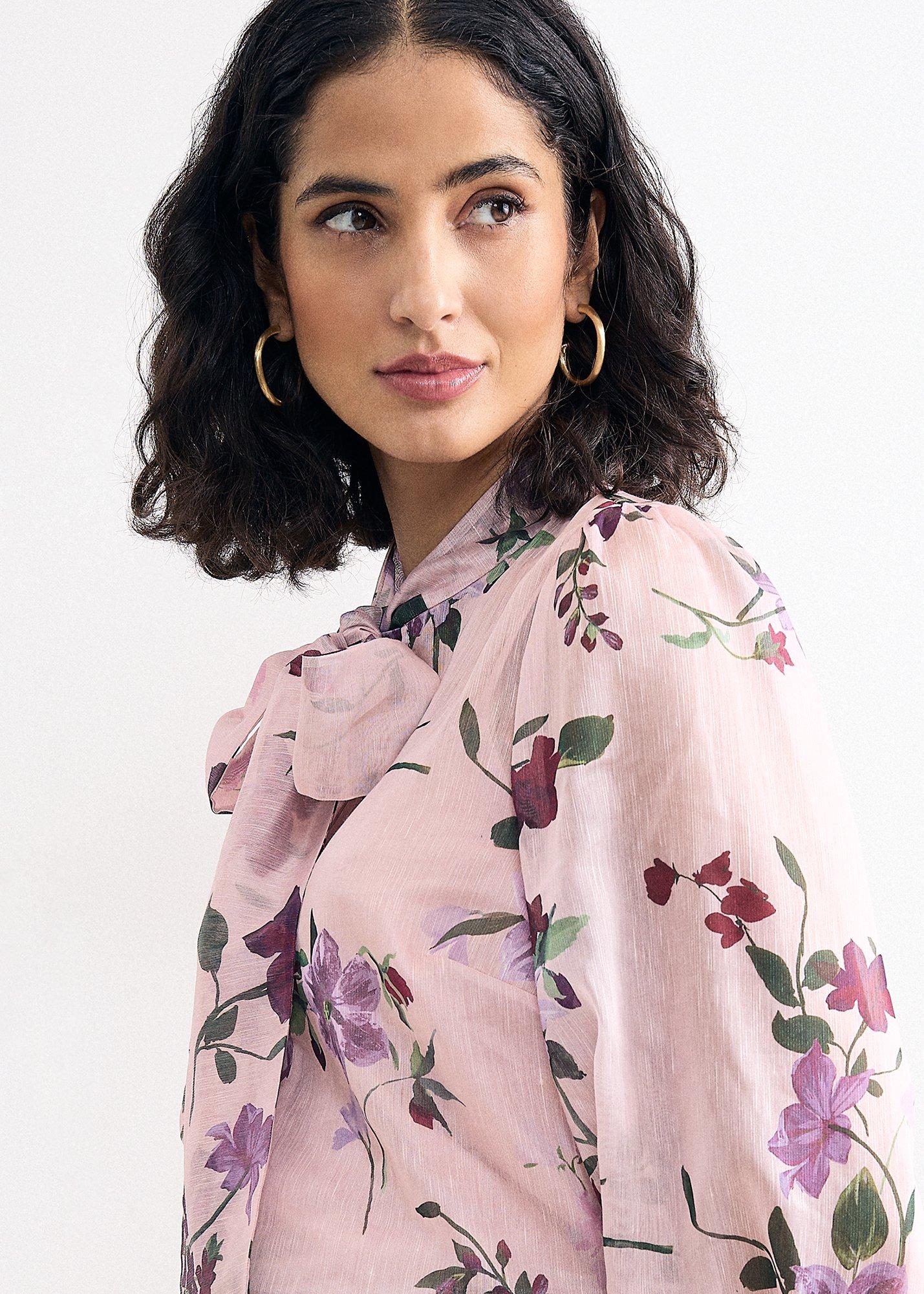 estelle-floral-pussybow-blouse