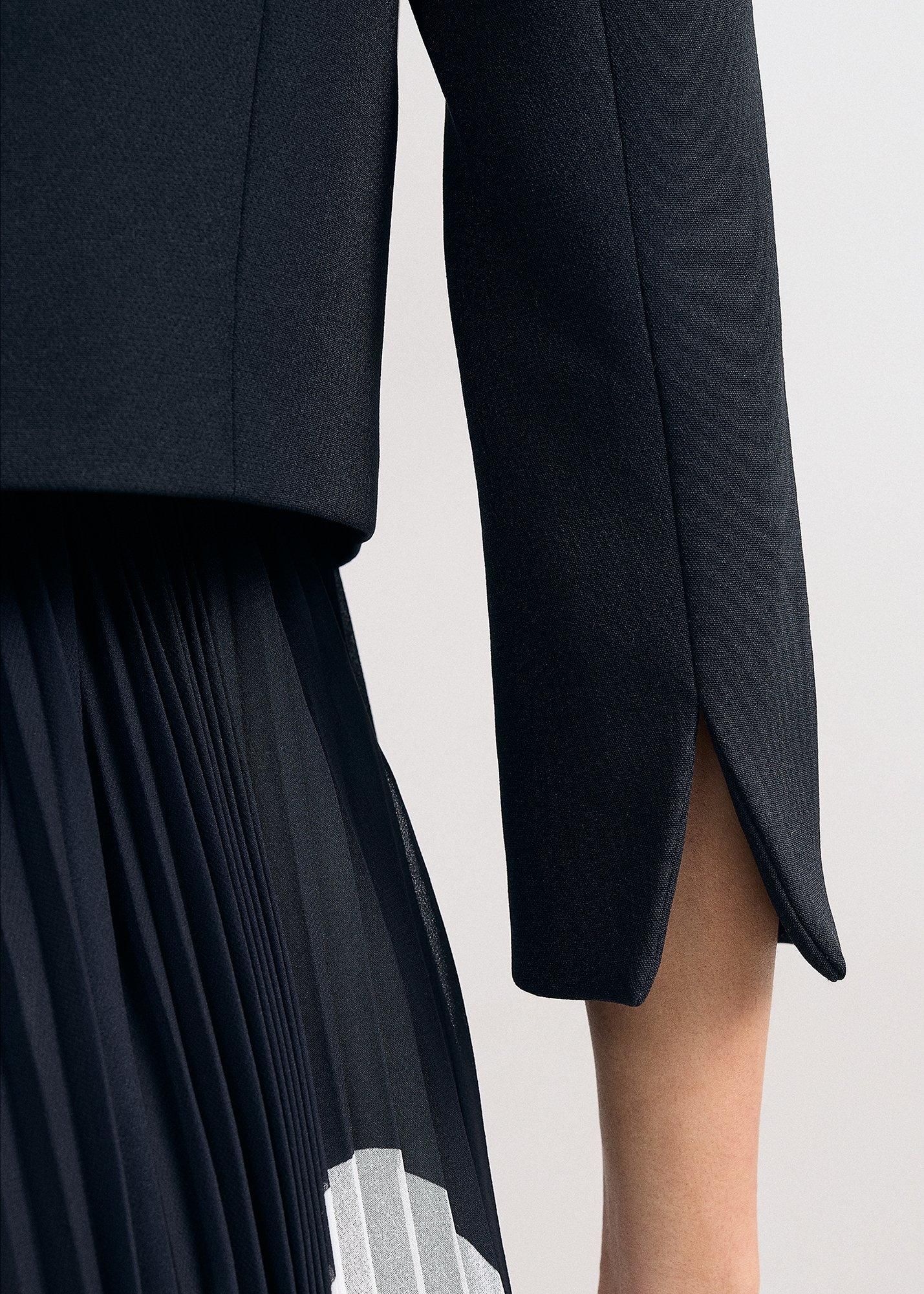 catherine-black-jacket