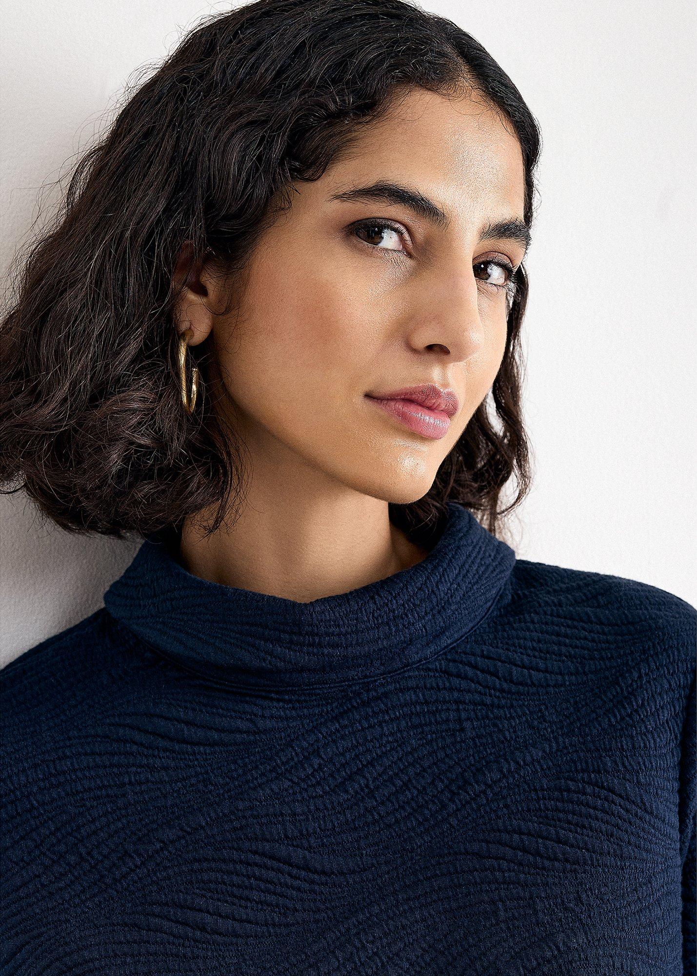 lina-zip-and-jacquard-detail-top