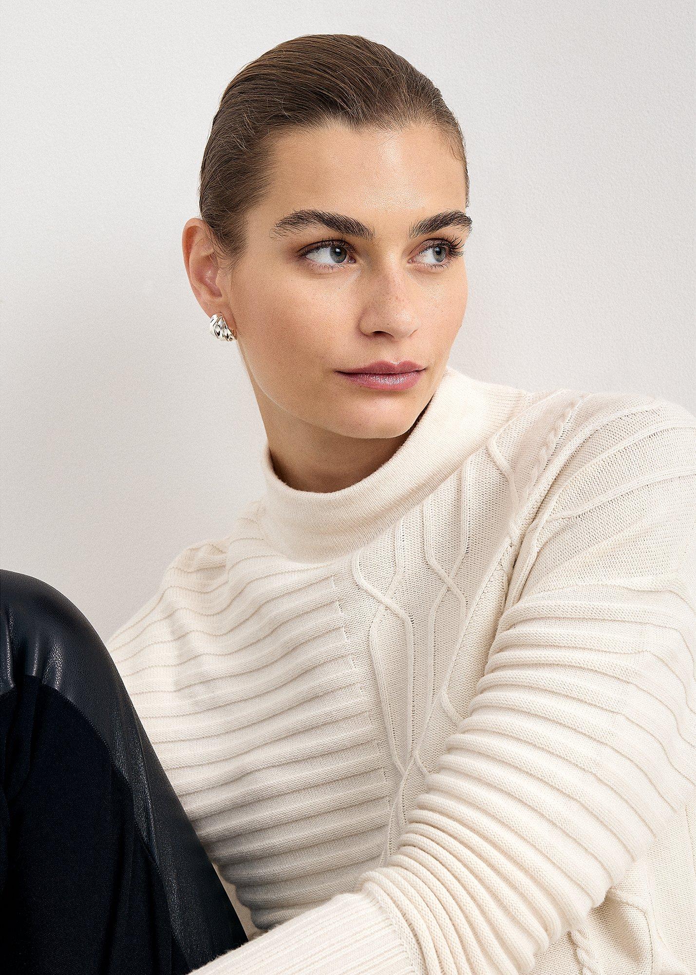 Zinnia Cable Jumper
