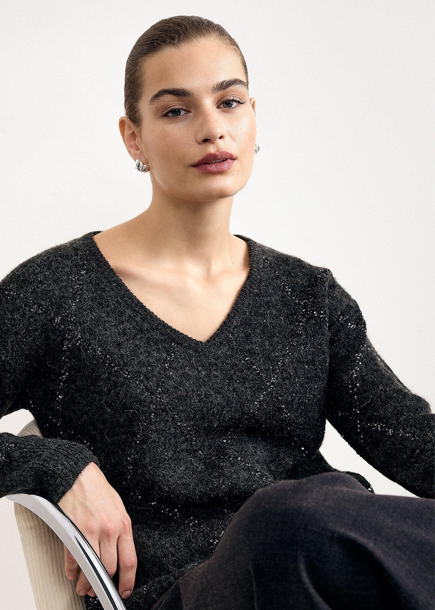 Fenia Alpaca Blend Diamond V Neck Jumper