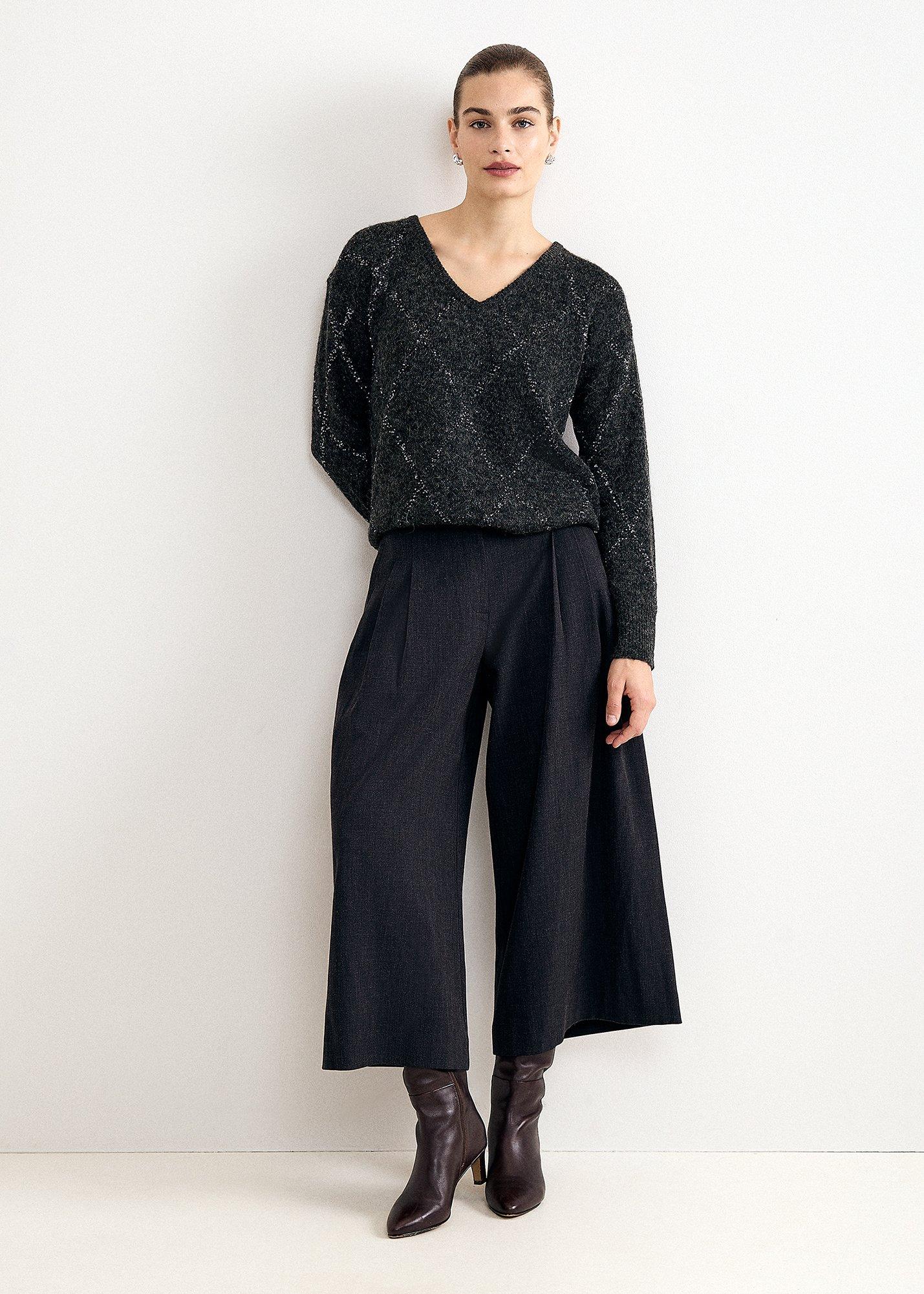 fenia-alpaca-blend-diamond-v-neck-jumper