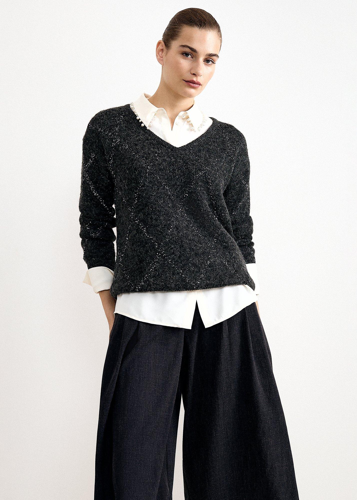 fenia-alpaca-blend-diamond-v-neck-jumper
