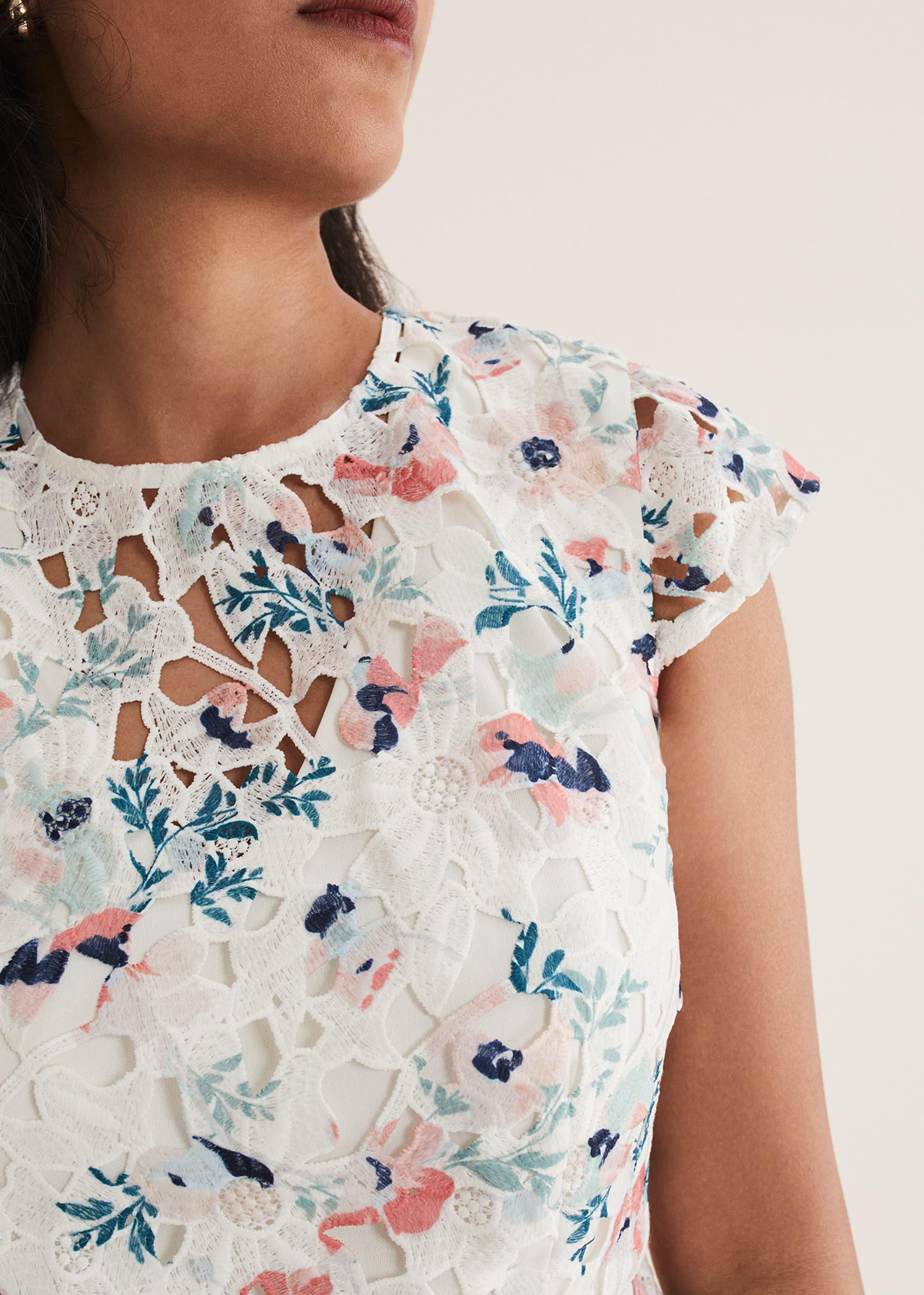 Petite Franky Floral Lace Dress