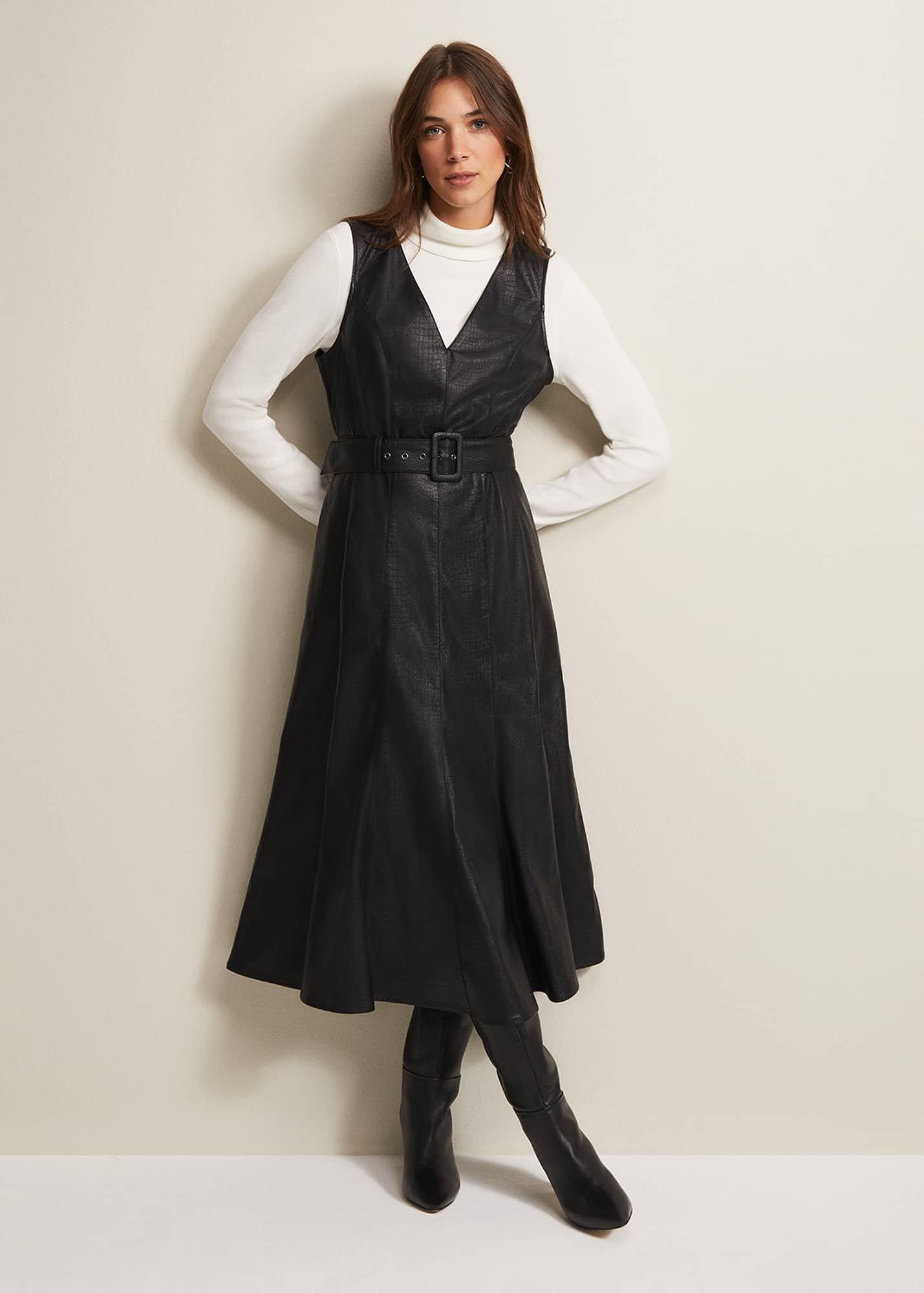 Khloe schwarzes Midikleid aus Kunstleder