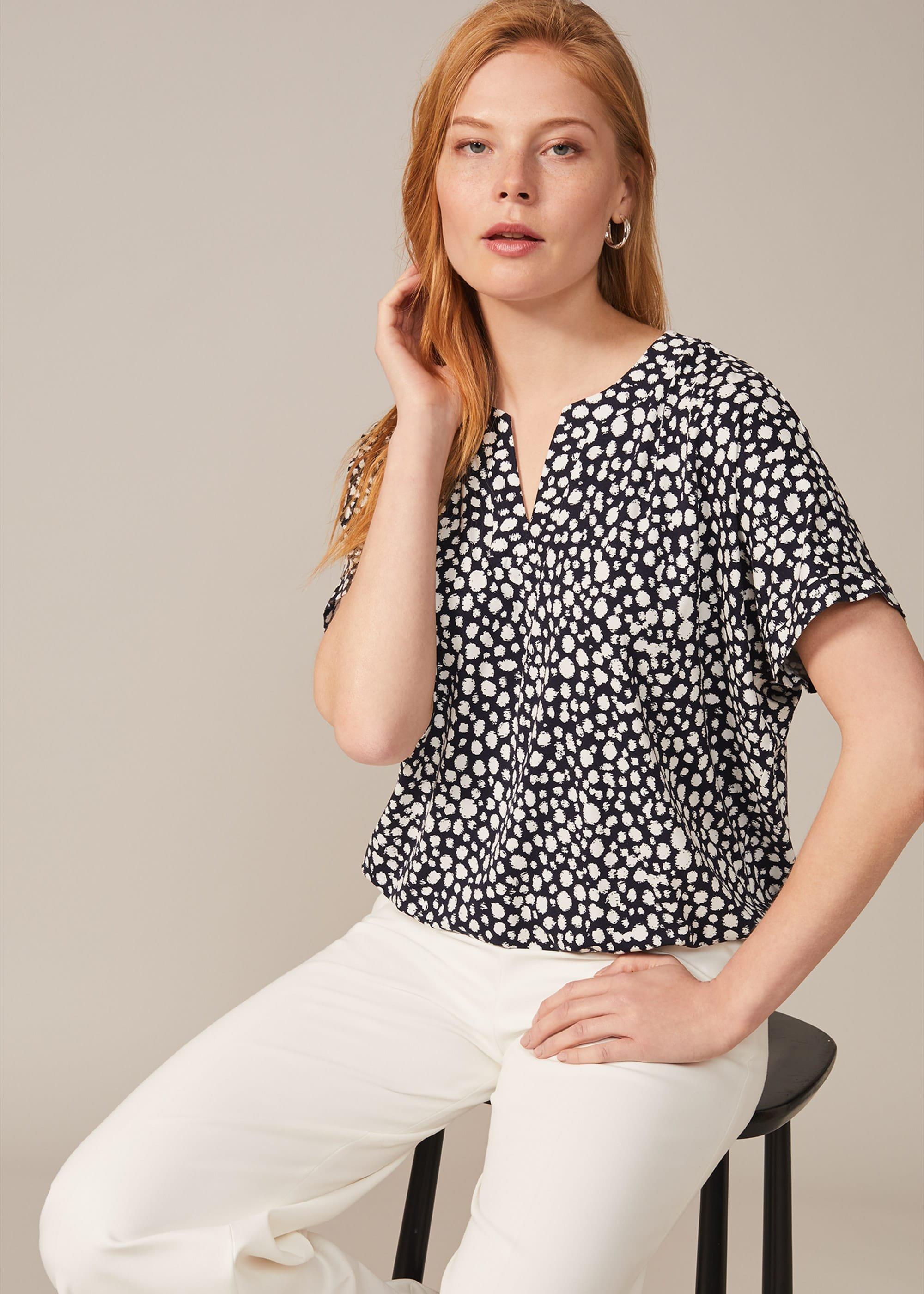 zakiyah-spot-notch-neck-print-top