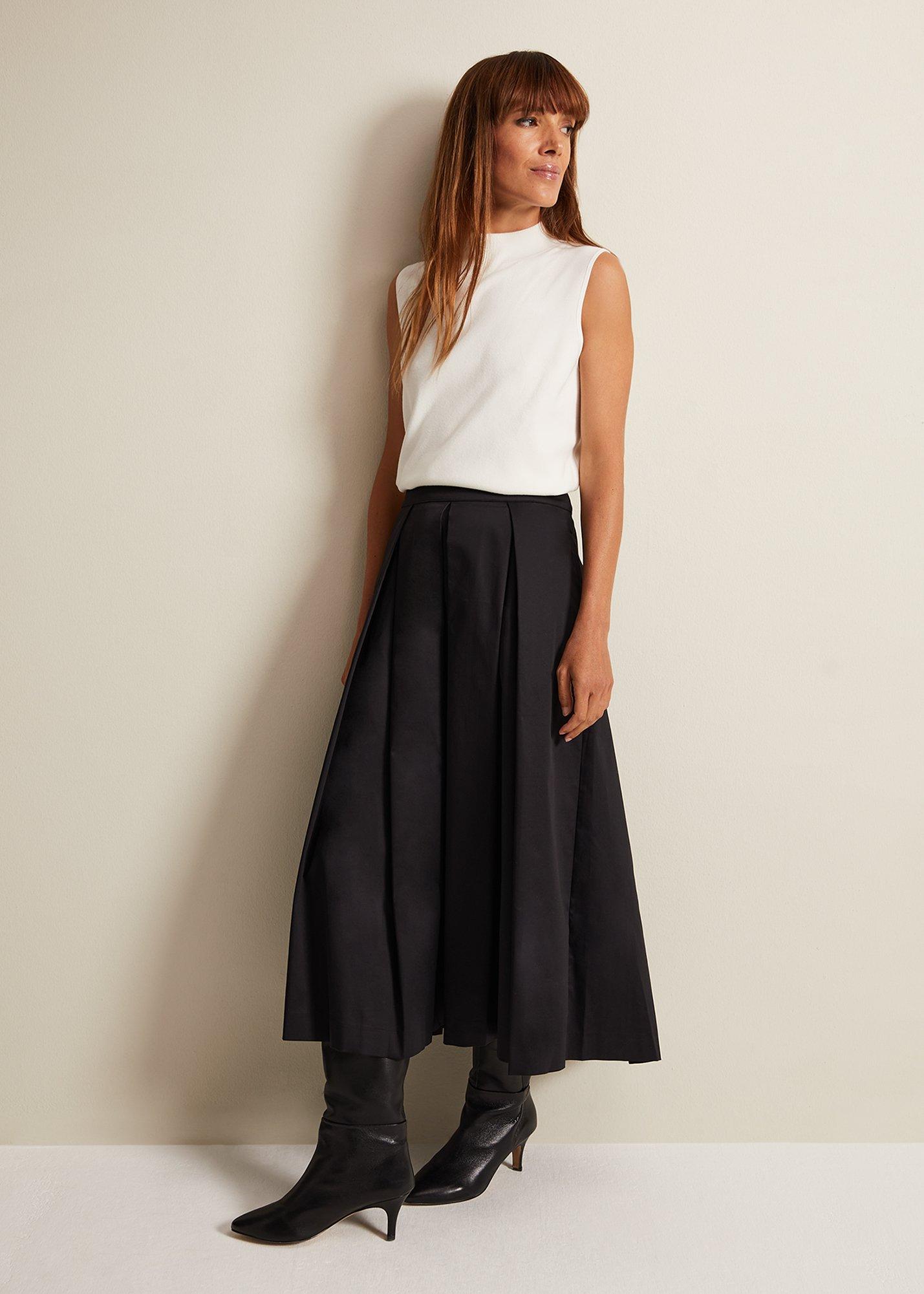 Miley Sleeveless Funnel Neck Tank