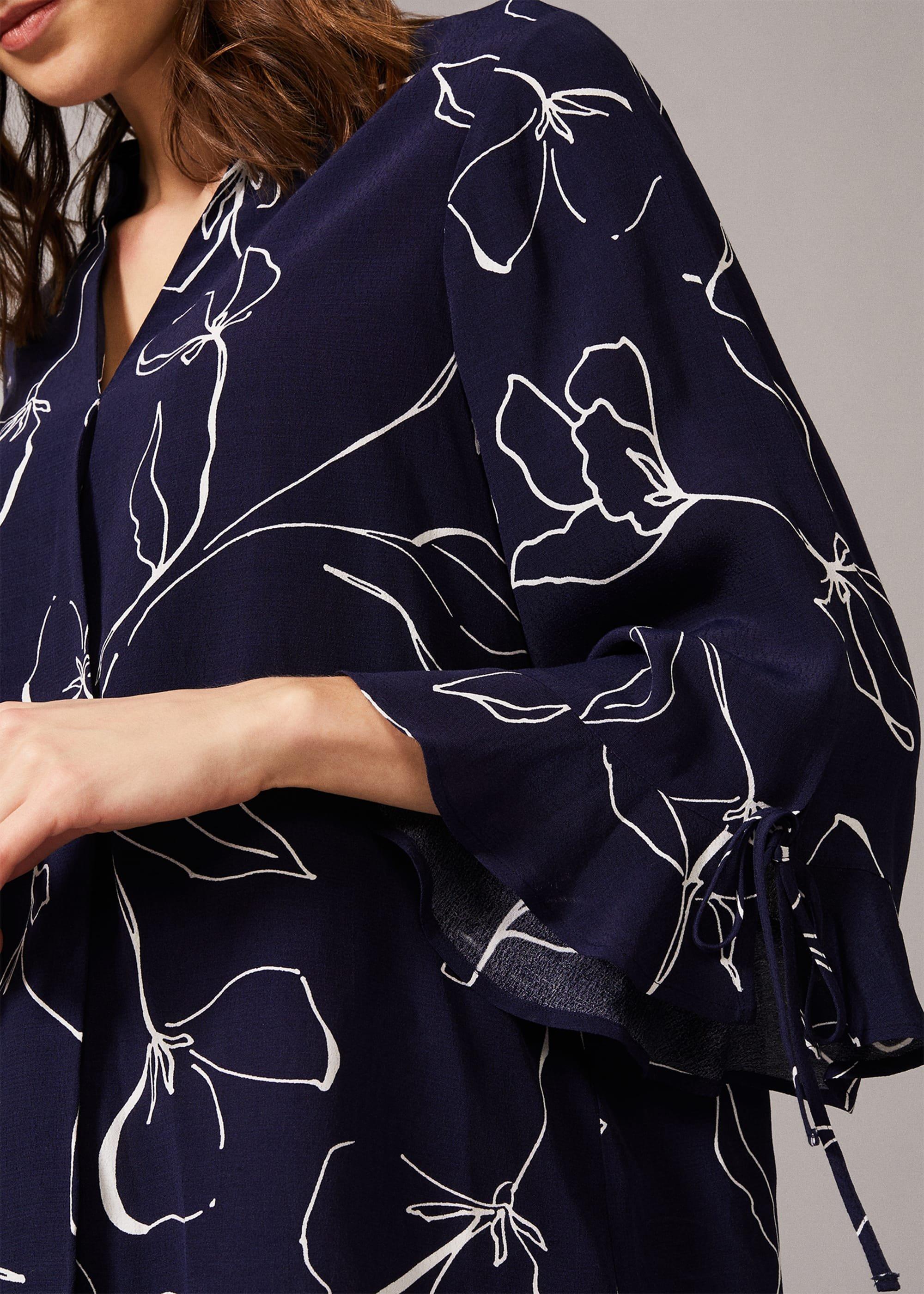 Linear Tie Sleeve Blouse