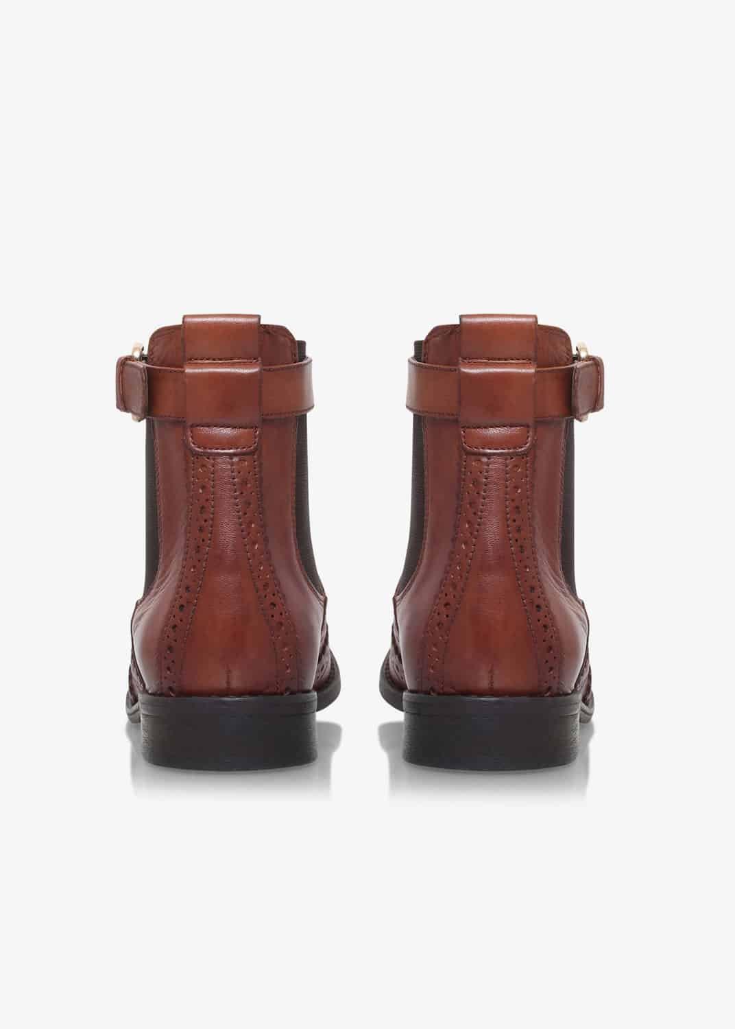 Slow Ankle Chelsea Boots