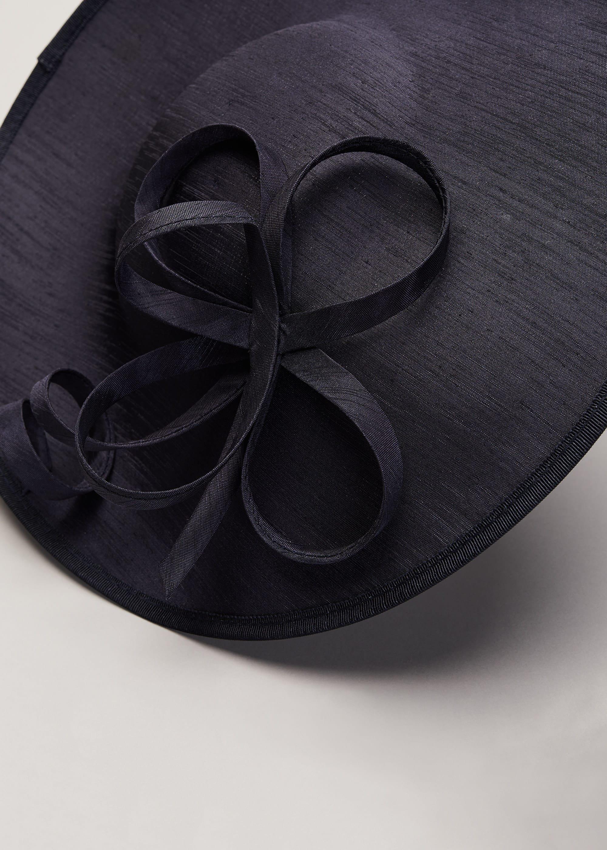 Pia Twist Disc Fascinator