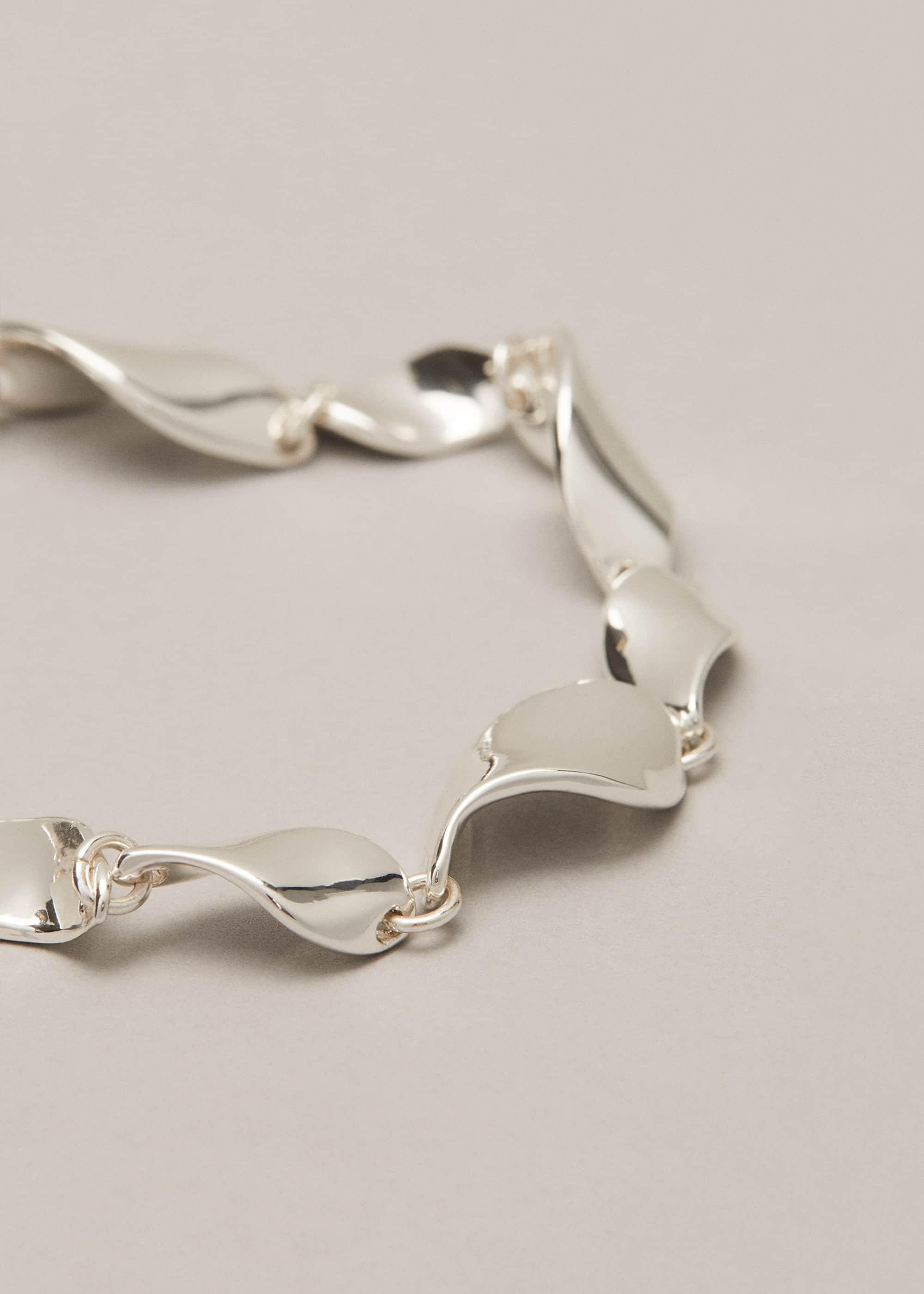 Cam Twisted Leaf Bracelet