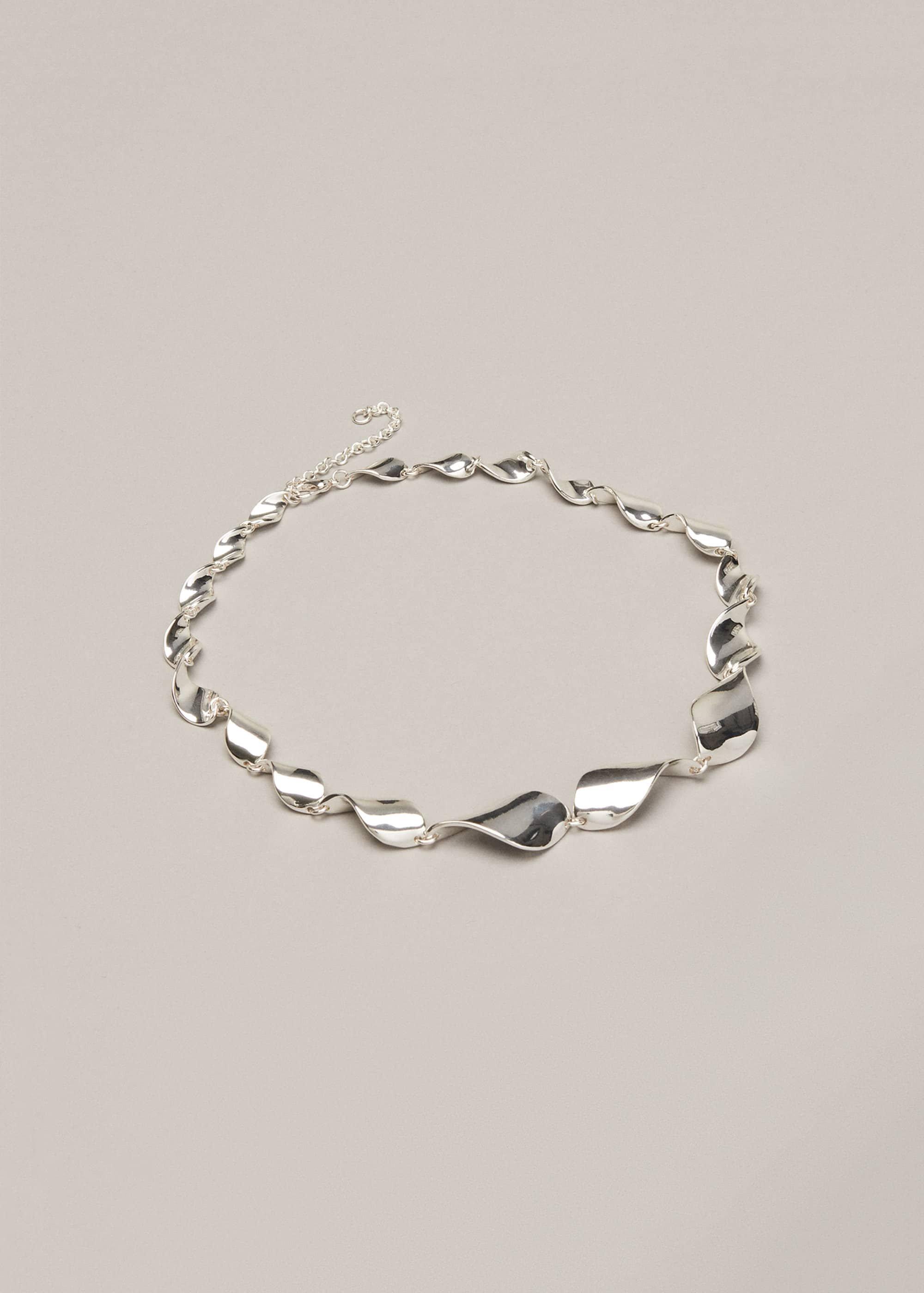 Cam Twisted Leaf Necklace