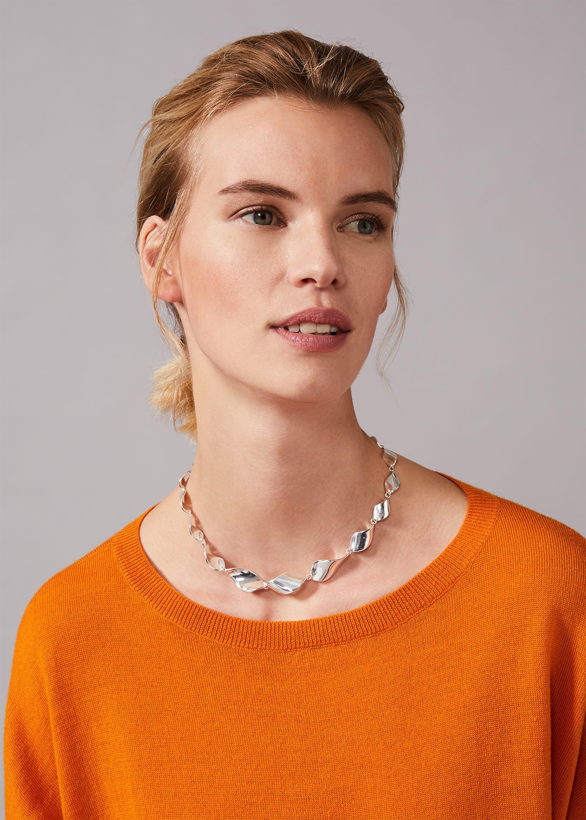 Cam Twisted Leaf Necklace