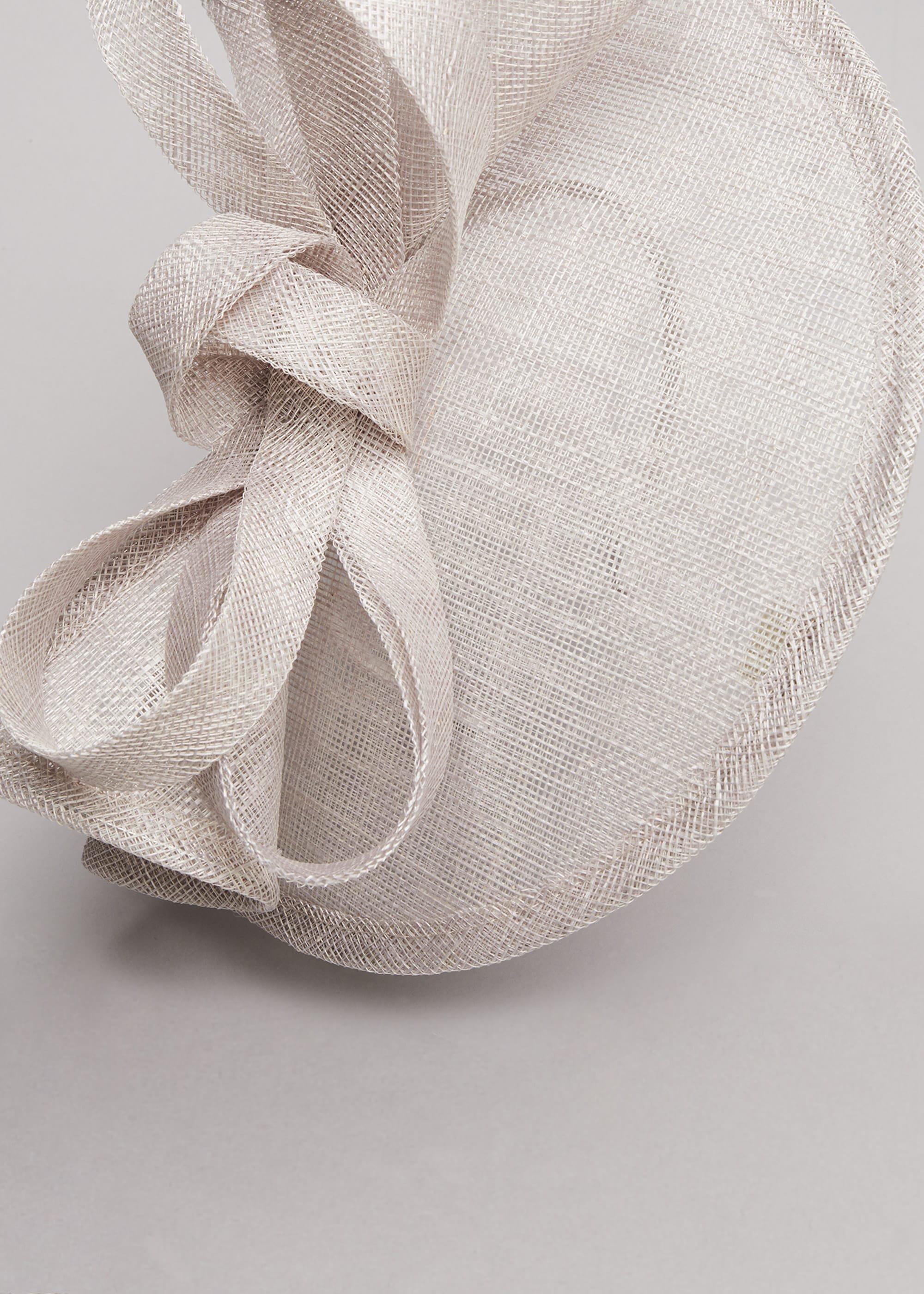 Ffion Small Disc Fascinator