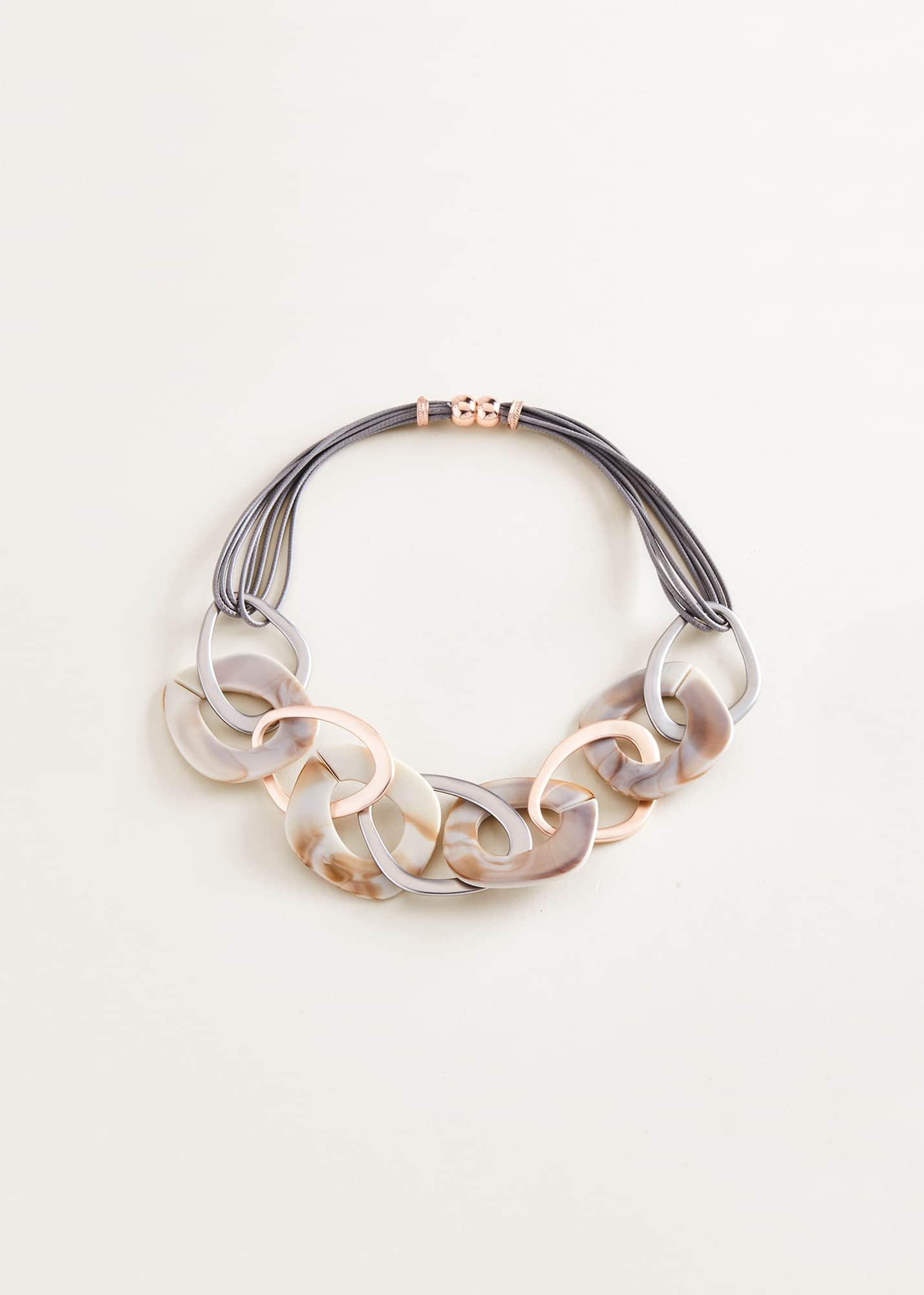 Jily Resin Hoop Necklace
