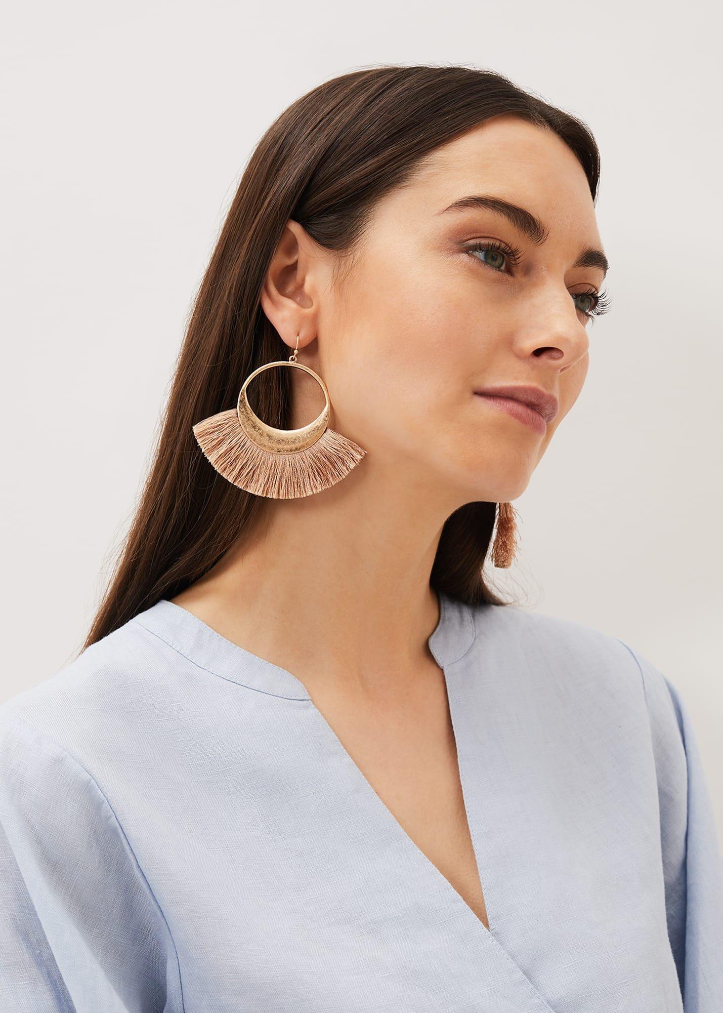 Fan Detail Drop Earring