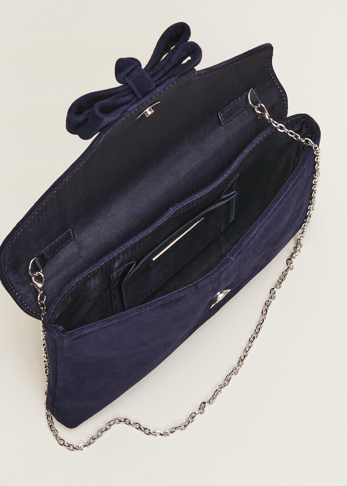 Structured Bow Clutch