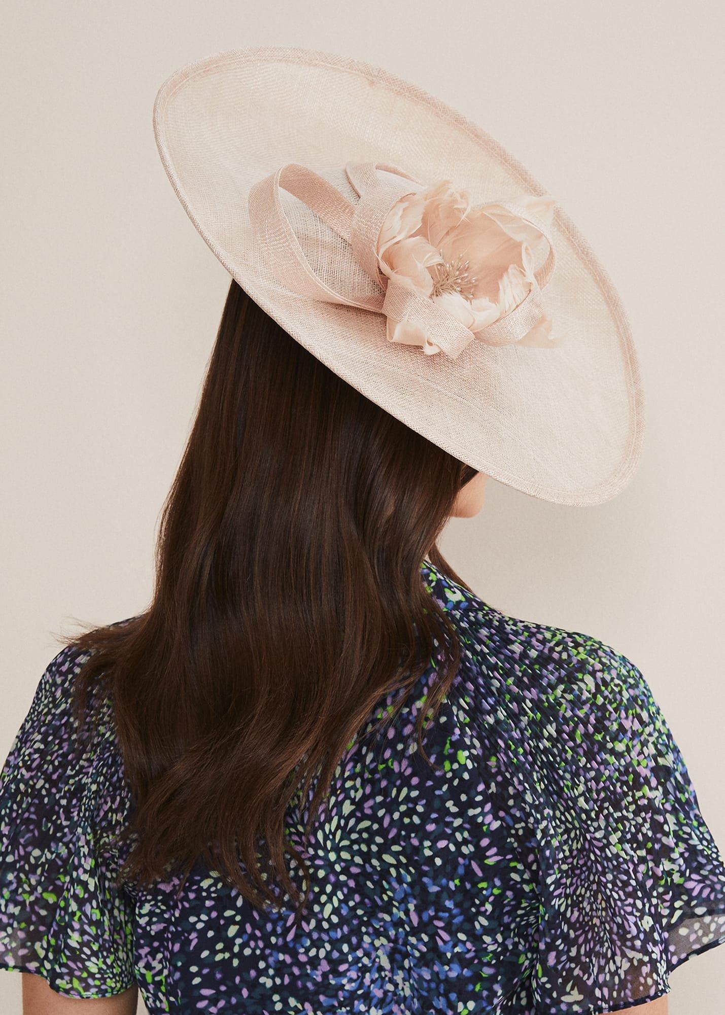 Cream Hat Fascinator