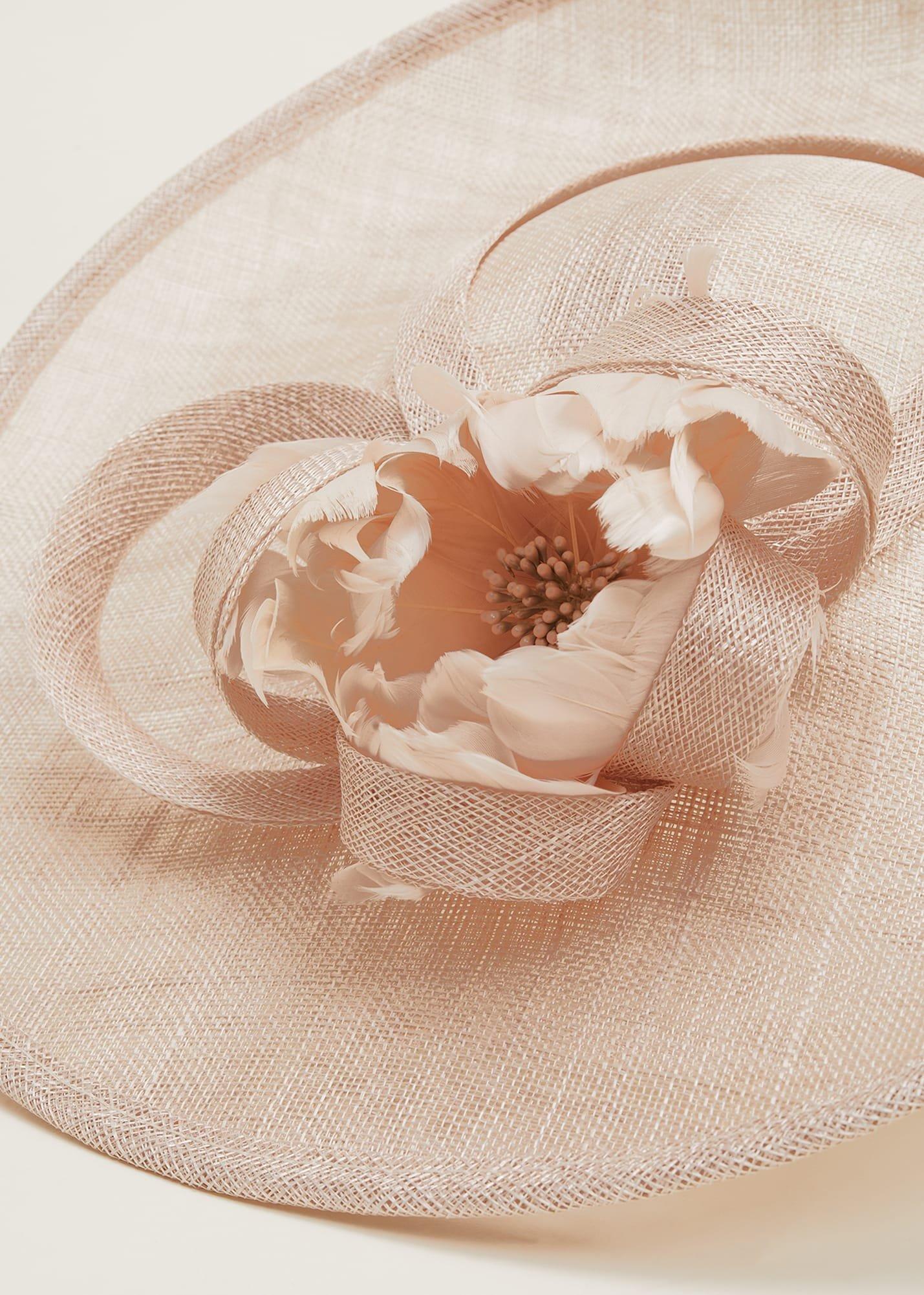 Cream Hat Fascinator