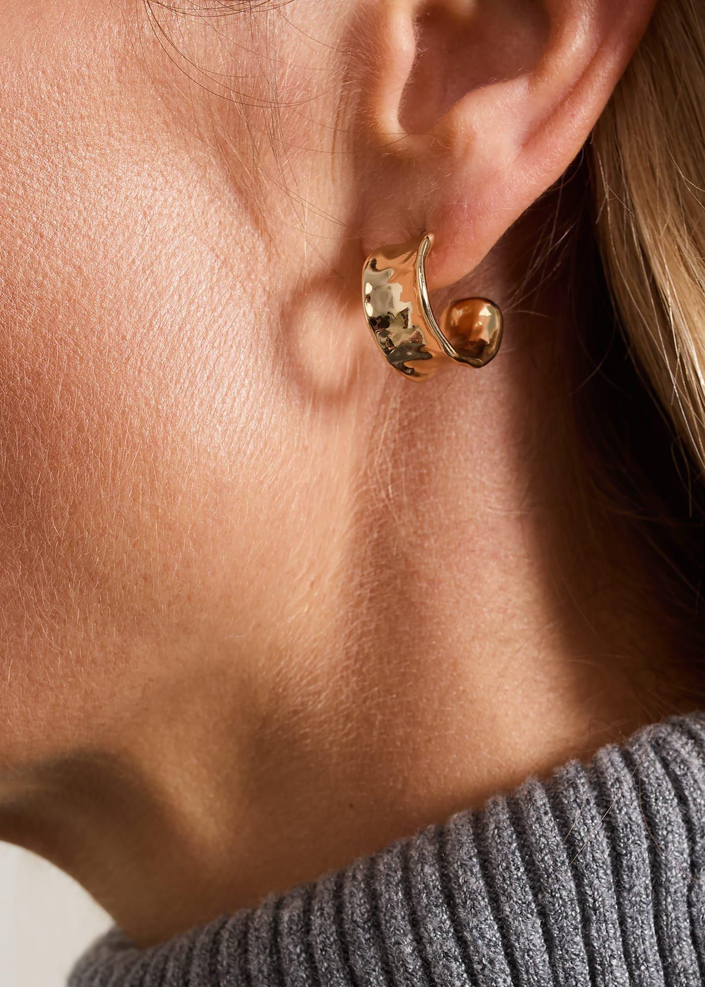 ${product-id}-Gold Huggie Earrings-Gold-${view-type}