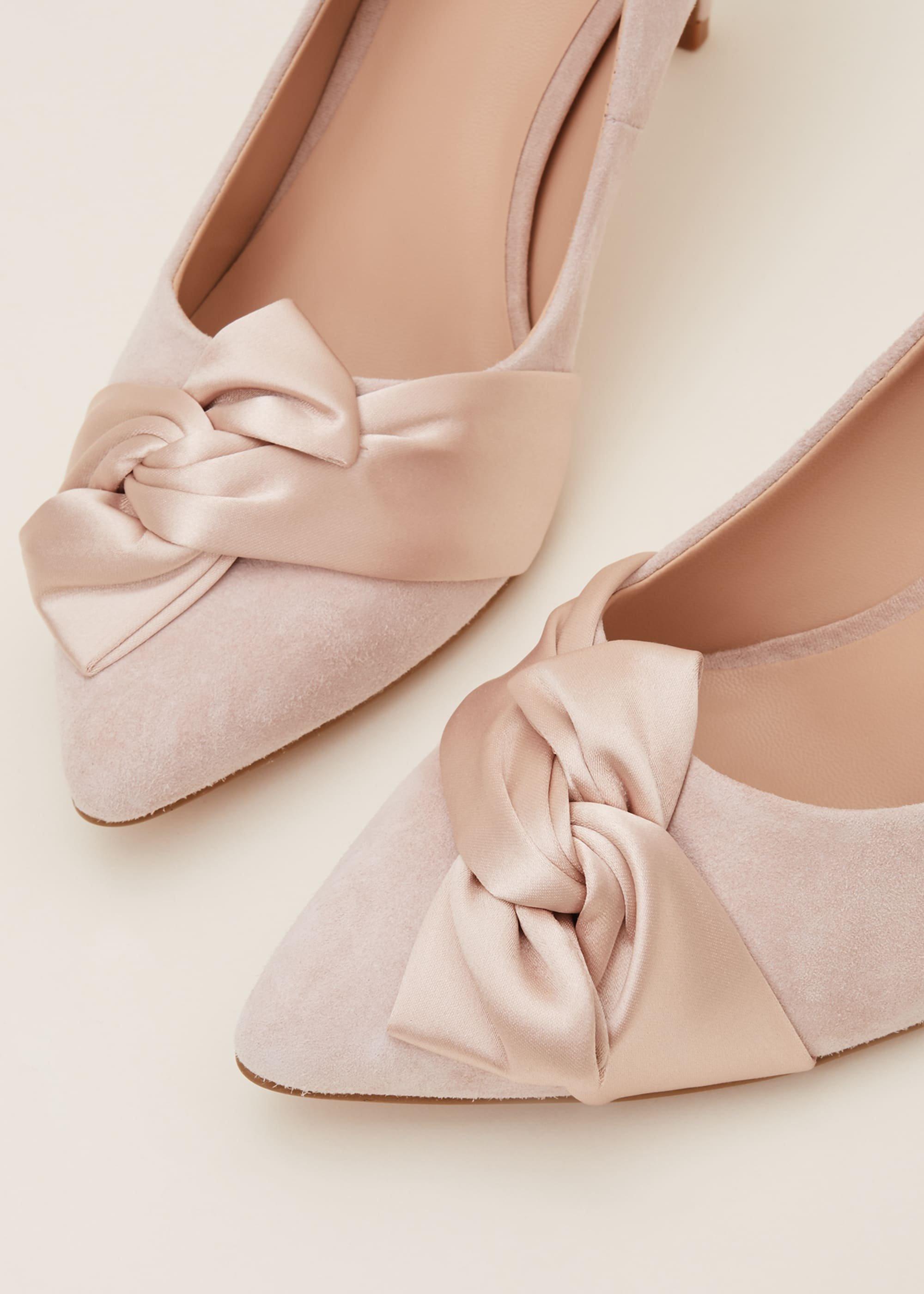 Gemma Twist Front Court Shoes