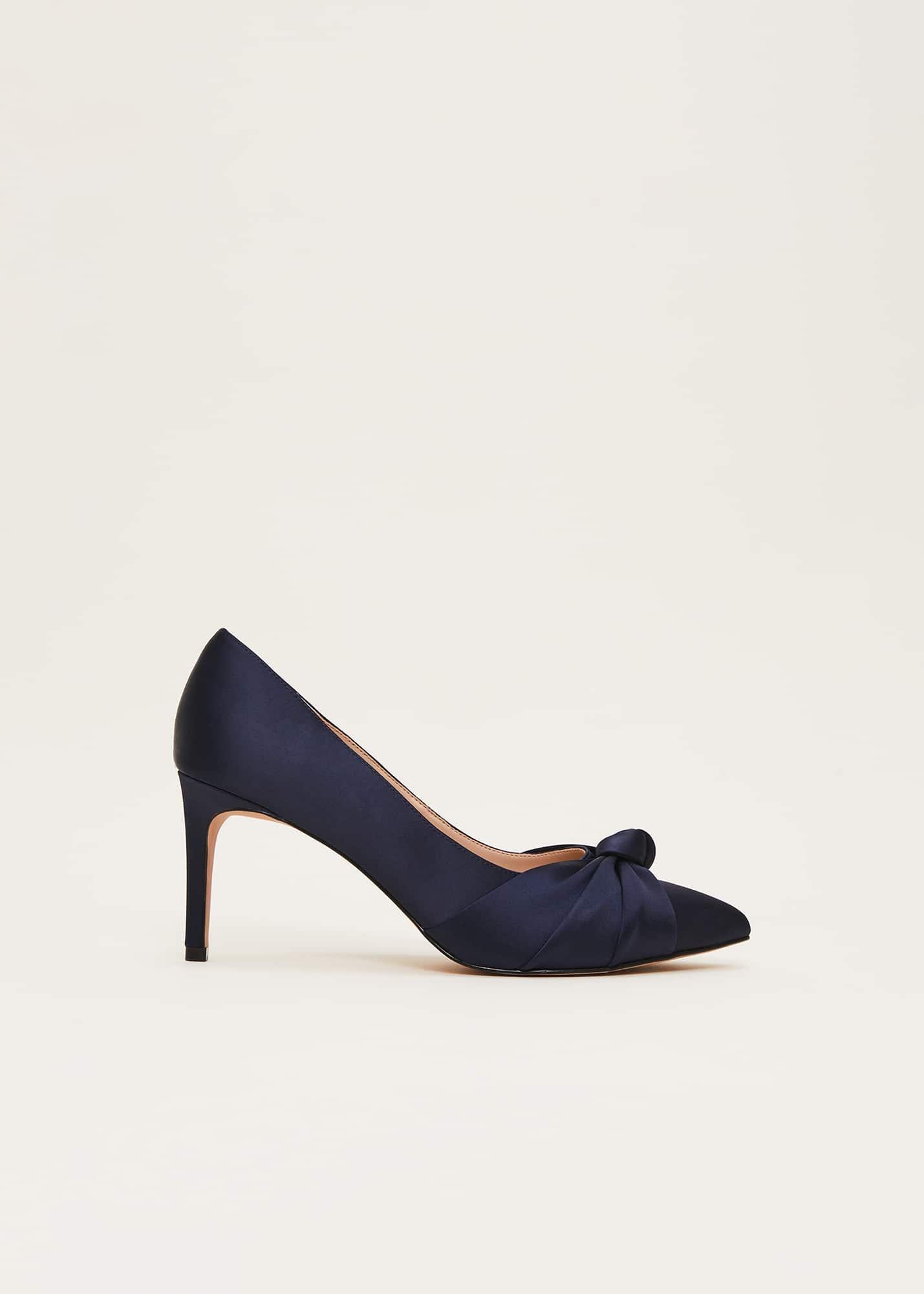 Satin-Pumps mit Zierknoten