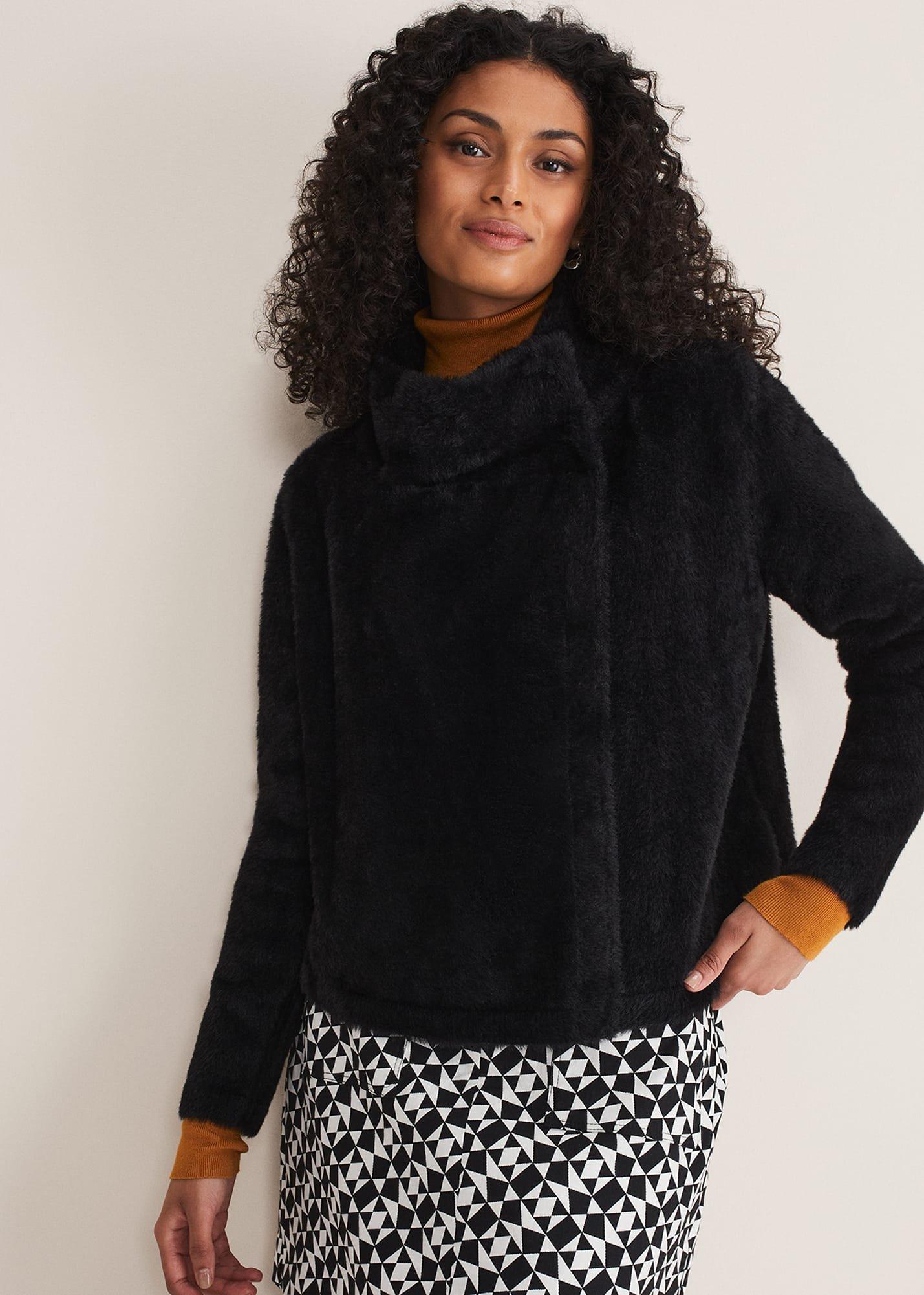 Vivenne Fluffy Short Knit Jacket