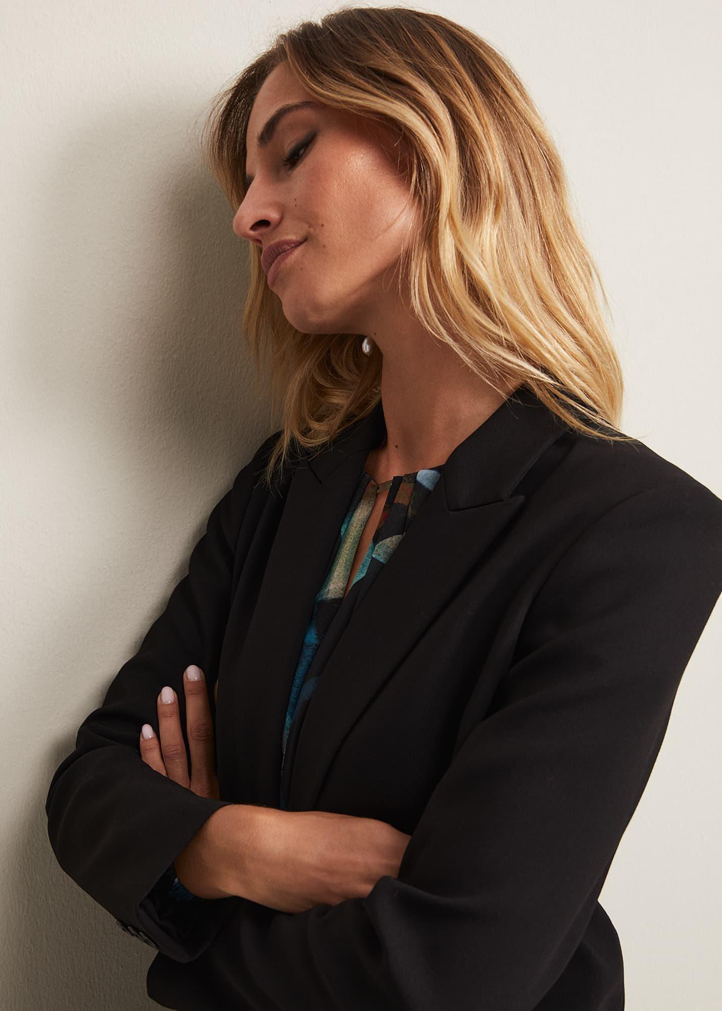 Neah Black Crepe Blazer